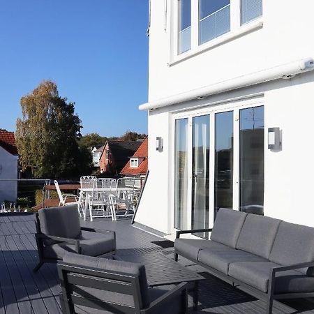 Grosse Penthouse Ferienwohnung Mit Meerblick, Sonnenterrasse & Luxusbad Von "Momentic" Sierksdorf Exterior photo