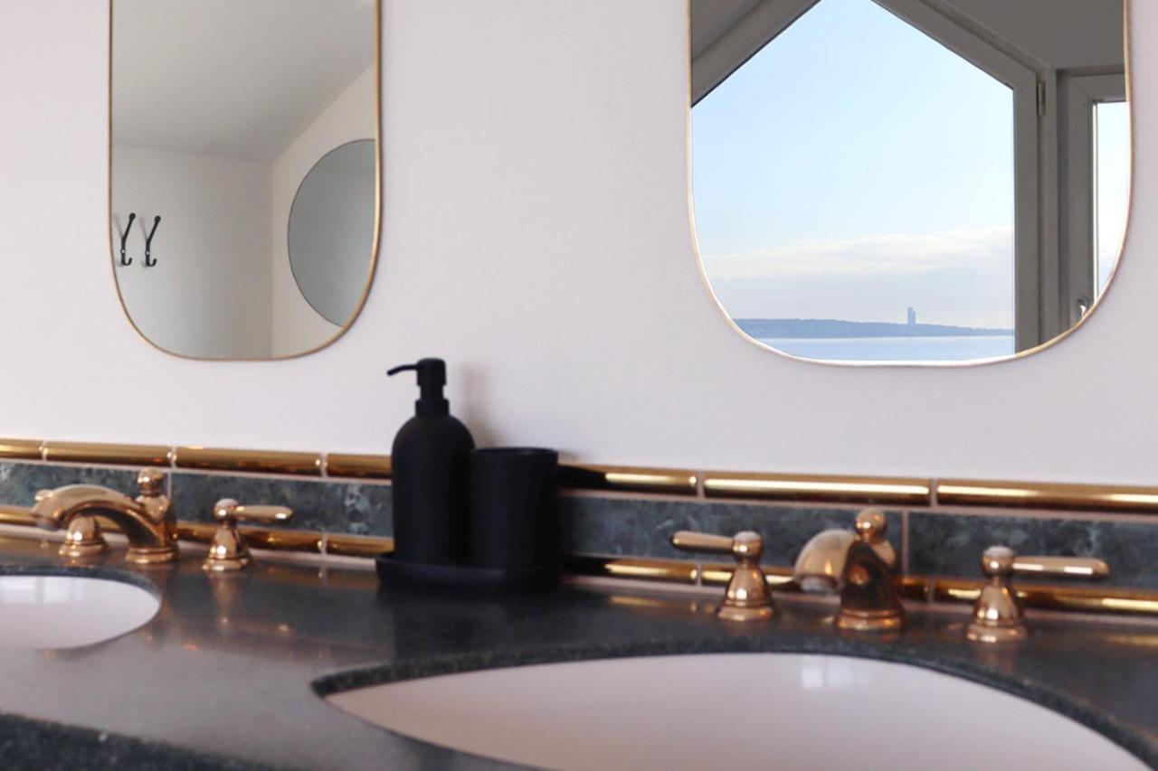 Grosse Penthouse Ferienwohnung Mit Meerblick, Sonnenterrasse & Luxusbad Von "Momentic" Sierksdorf Exterior photo