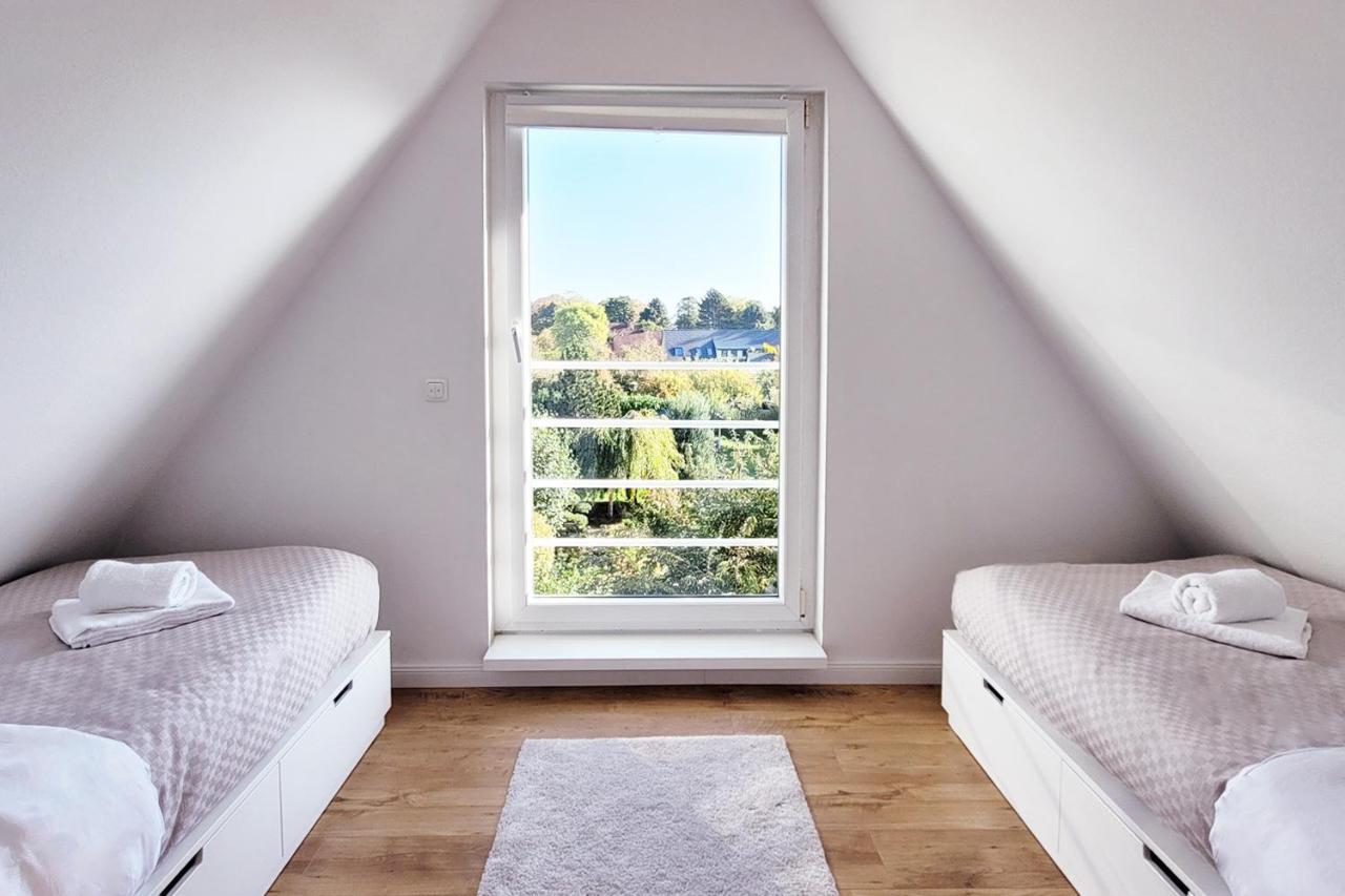 Grosse Penthouse Ferienwohnung Mit Meerblick, Sonnenterrasse & Luxusbad Von "Momentic" Sierksdorf Exterior photo