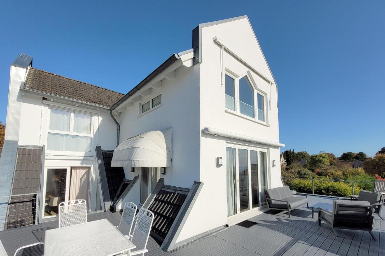 Grosse Penthouse Ferienwohnung Mit Meerblick, Sonnenterrasse & Luxusbad Von "Momentic" Sierksdorf Exterior photo